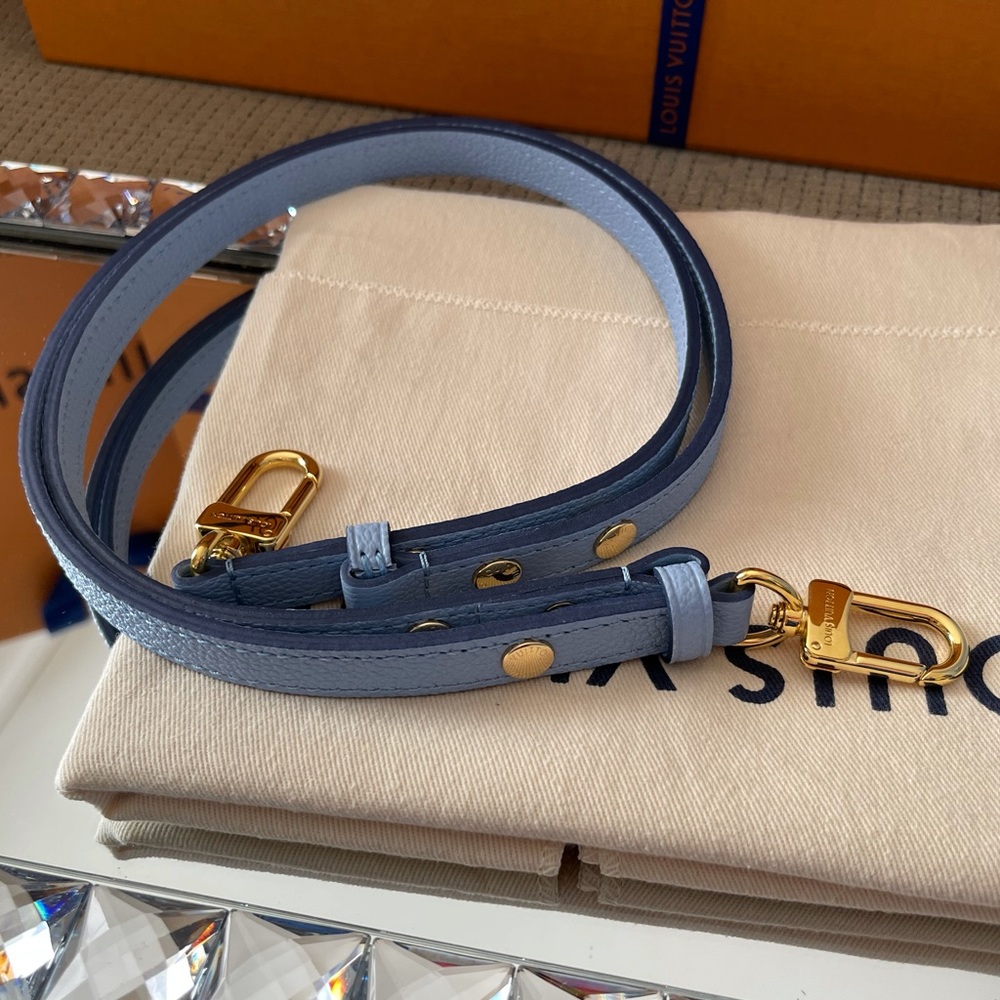 ❌SOLD❌ Louis Vuitton NeoNoe BB in Empreinte Leather - Picture 9 of 12